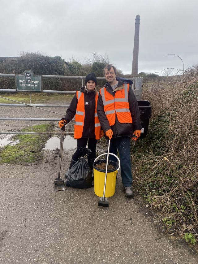 Elsa had help in collecting 66kg of dog mess from Upton Towans (Image: Vicky Henwood/Facebook) Elsa had help in collecting 66kg of dog mess from Upton Towans (Image: Vicky Henwood/Facebook)